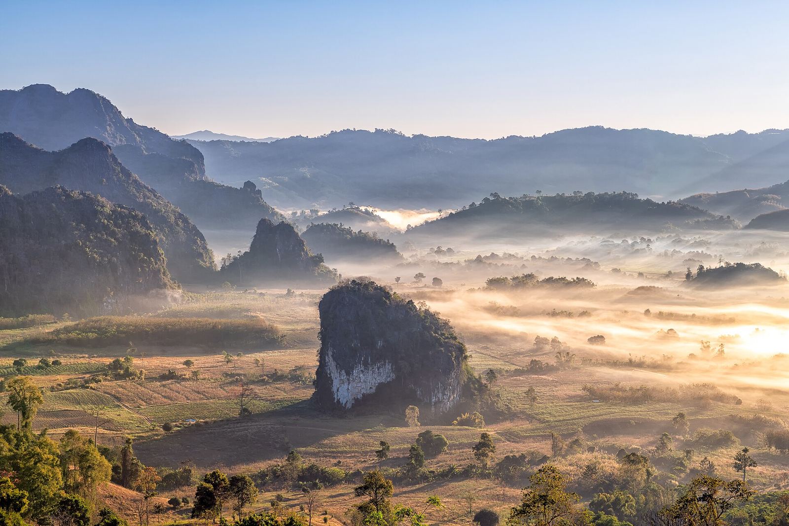 Morgennebel im Nationalpark Tham Sakoen, Nan