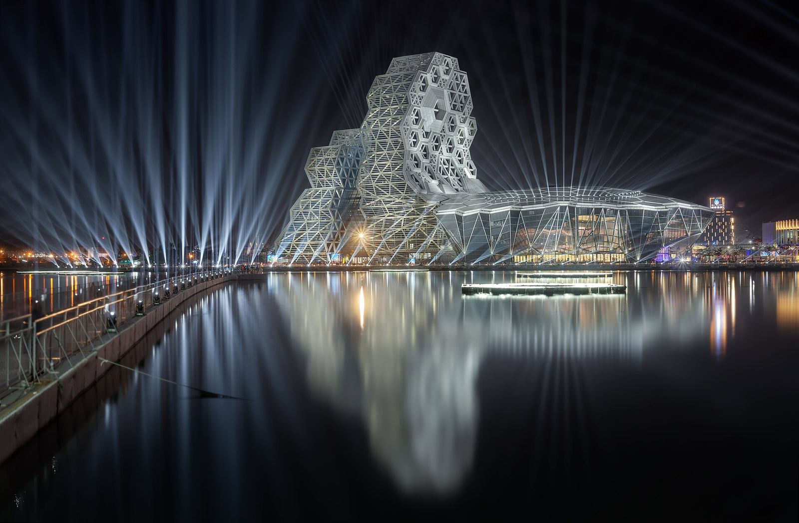 Kaohsiung Music Center beim Laternenfest